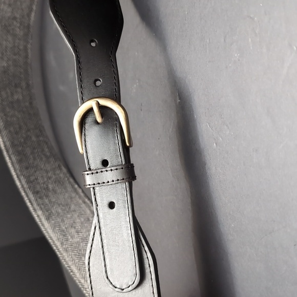 Tommy Hilfiger Women's Black/Gray Leather Belt With Herringbone Pattern,Size L. - Picture 2 of 8